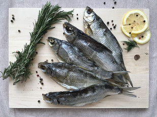 Форель паутинка: Вобла вяленая астраханская крупная