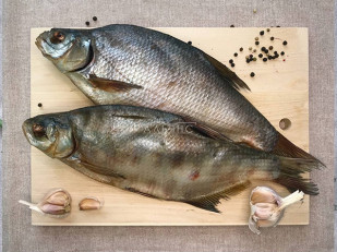 Мучные полоски ЗЕЛЁНЫЕ со вкусом барбекю 76 гр: Лещ цимлянский вяленый